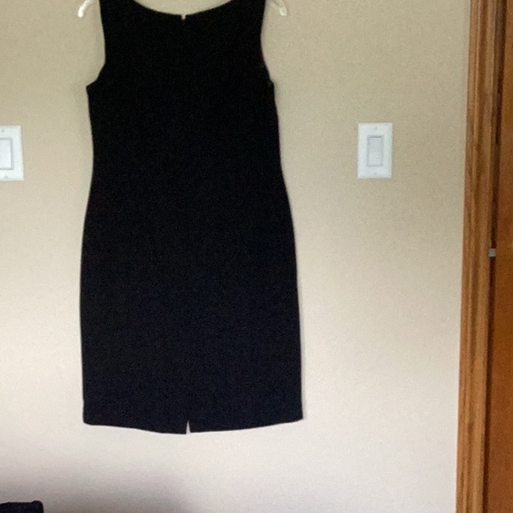 Black shift dress - Picture 2 of 4